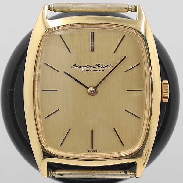 IWC シャフハウゼン 手巻き　ゴールド IWC シャフハウゼン 手巻き ゴールド IWCシャフハウゼンが18 CT ARMOR
