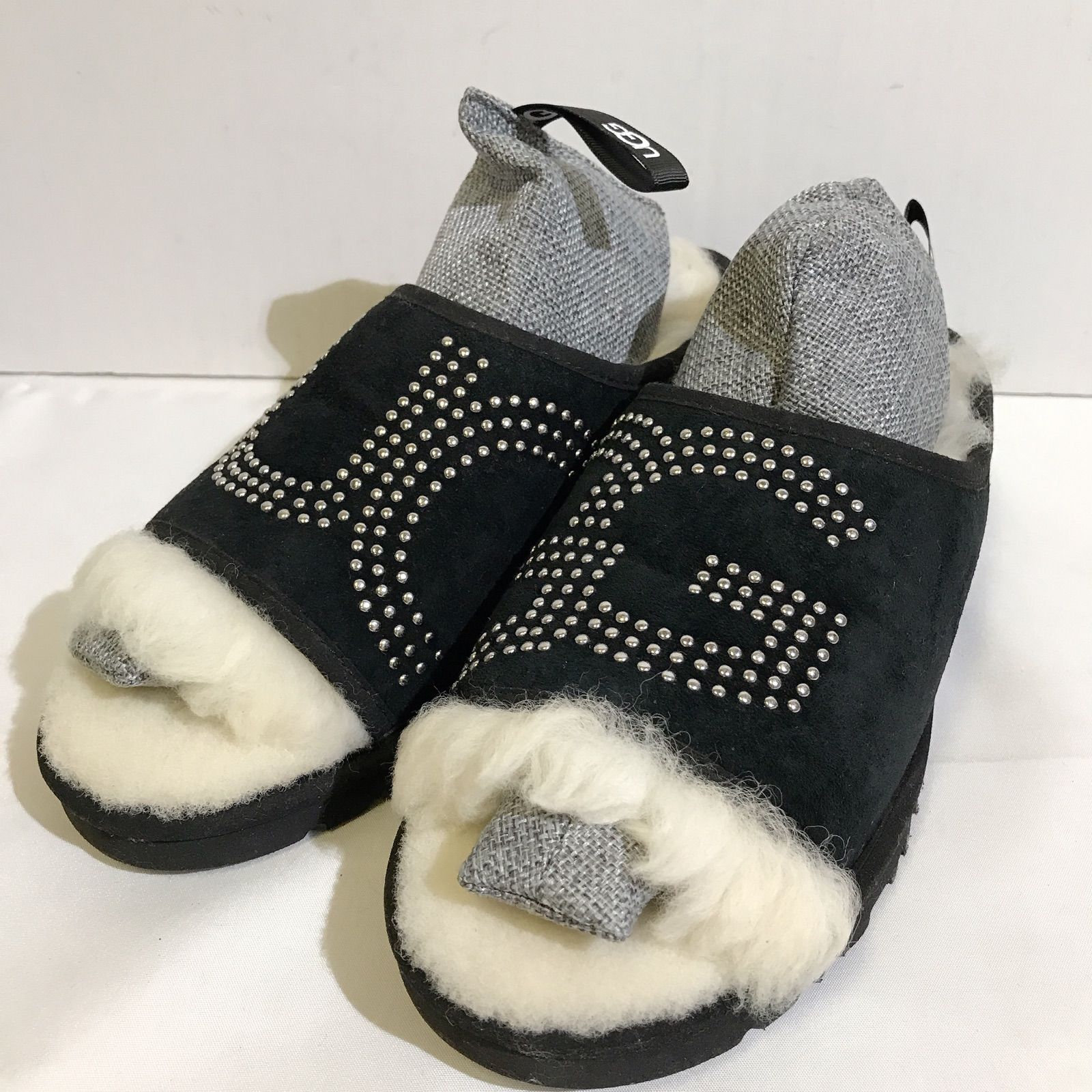 オンラインショップ】 UGG ファーサンダル24cm サンダル