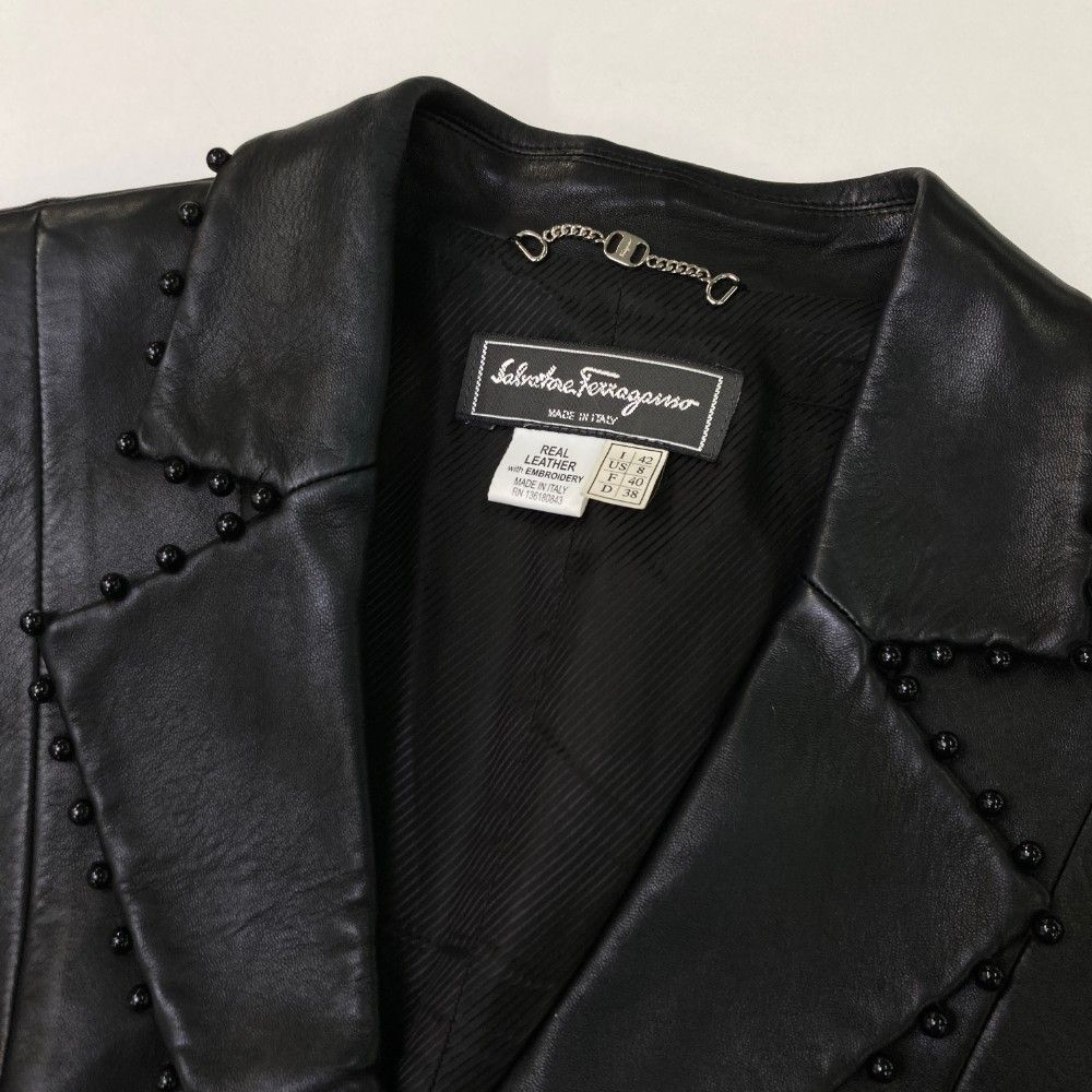 『美品』SalvatoreFerragamoフェラガモジャケット38サイズ 3030004904902673_01_4350w.jpeg