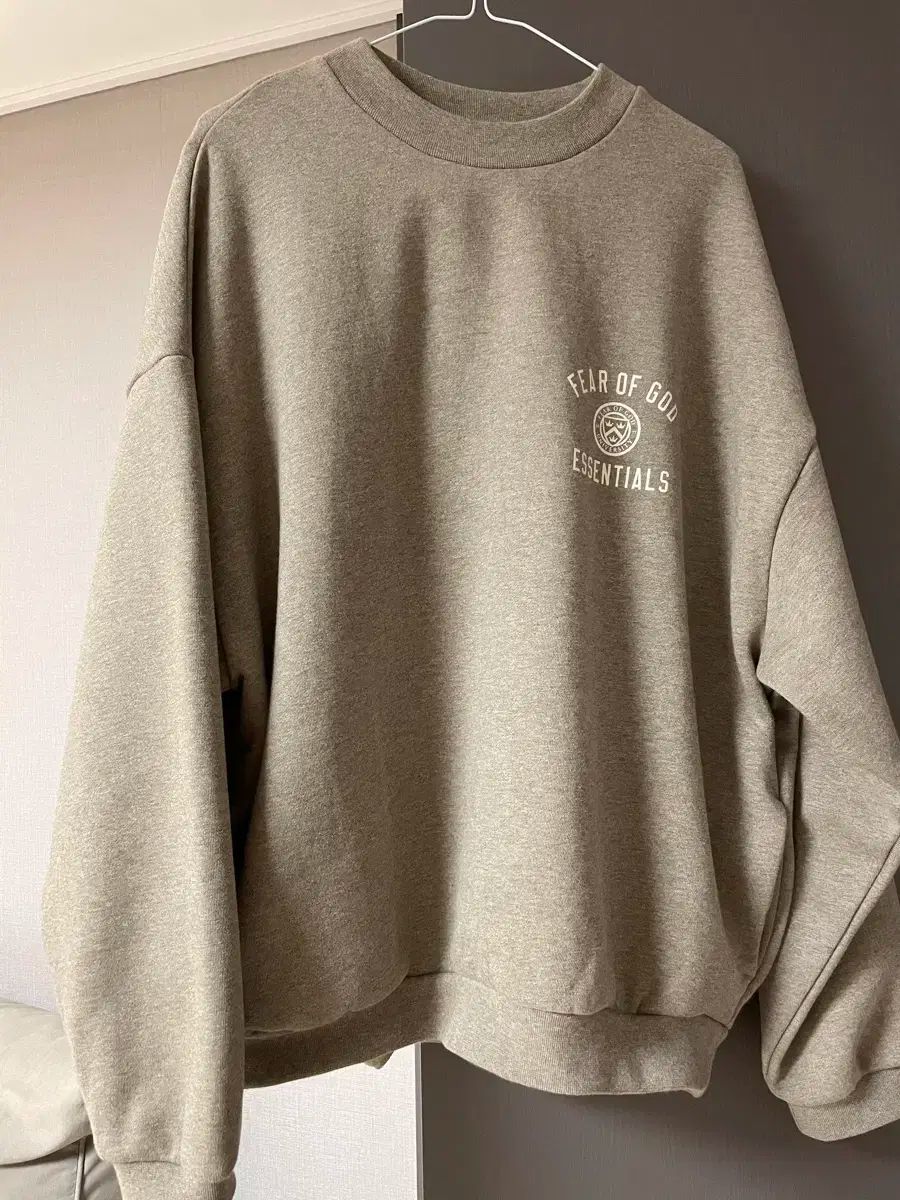 25ss FEAR OF GOD(フィアオブゴッド) ESSENTIALS(エッセンシャルズ) パーカー s サイズ