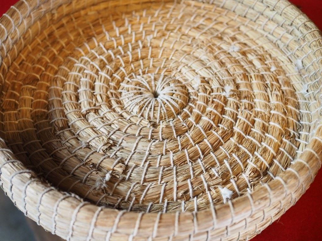 緻密な造りの「藁いずみ」「ねこぼこ」昭和後期 古録展 送料無料 中古