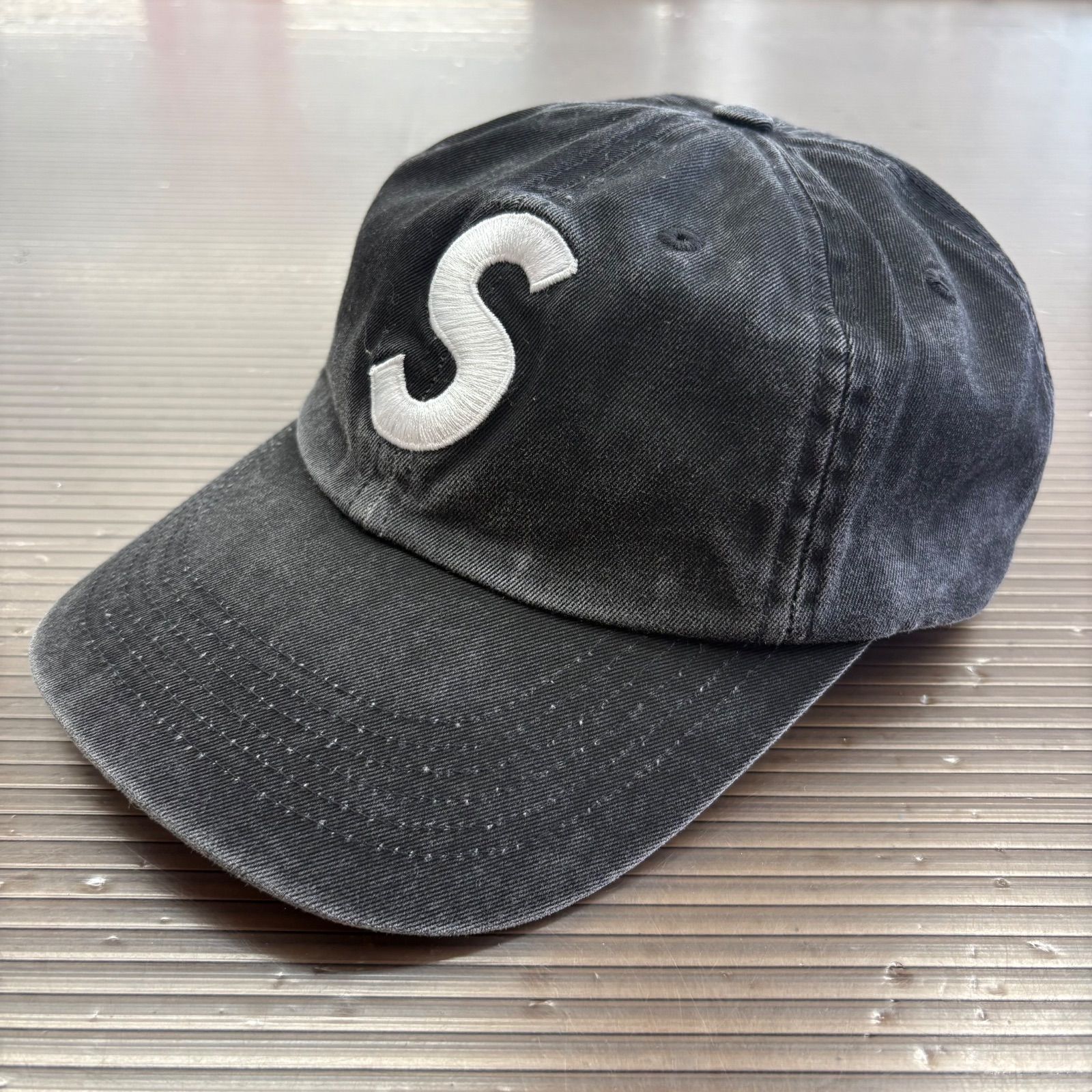 Supreme 24FW Pigment S Logo 6-Panel ブラック シュプリーム キャップ
