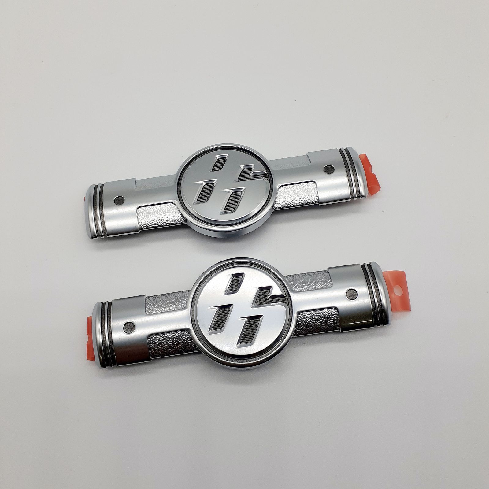 トヨタ純正 86 ZN6 シルバーxブラック フロントフェンダー