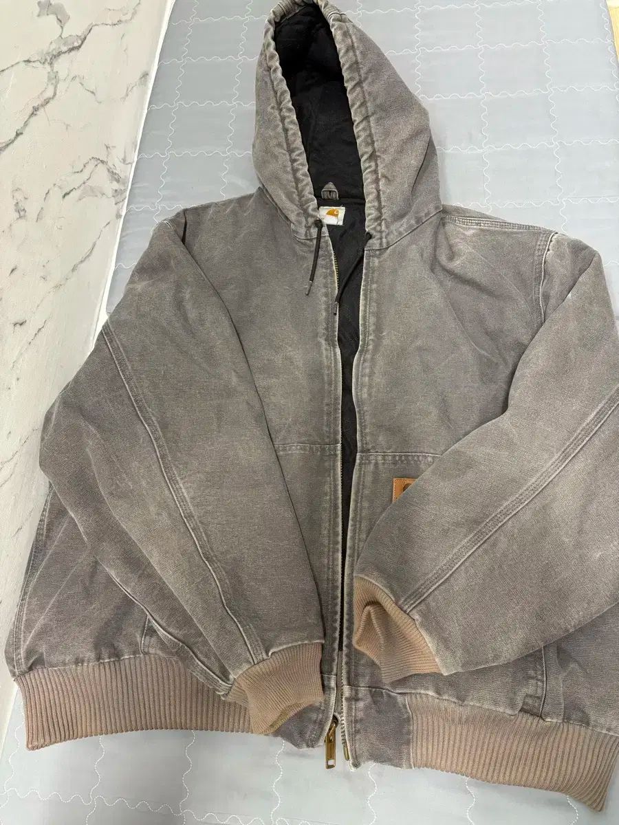 Carhartt カーハート j130 gvl フード付き ジップアップパーカー