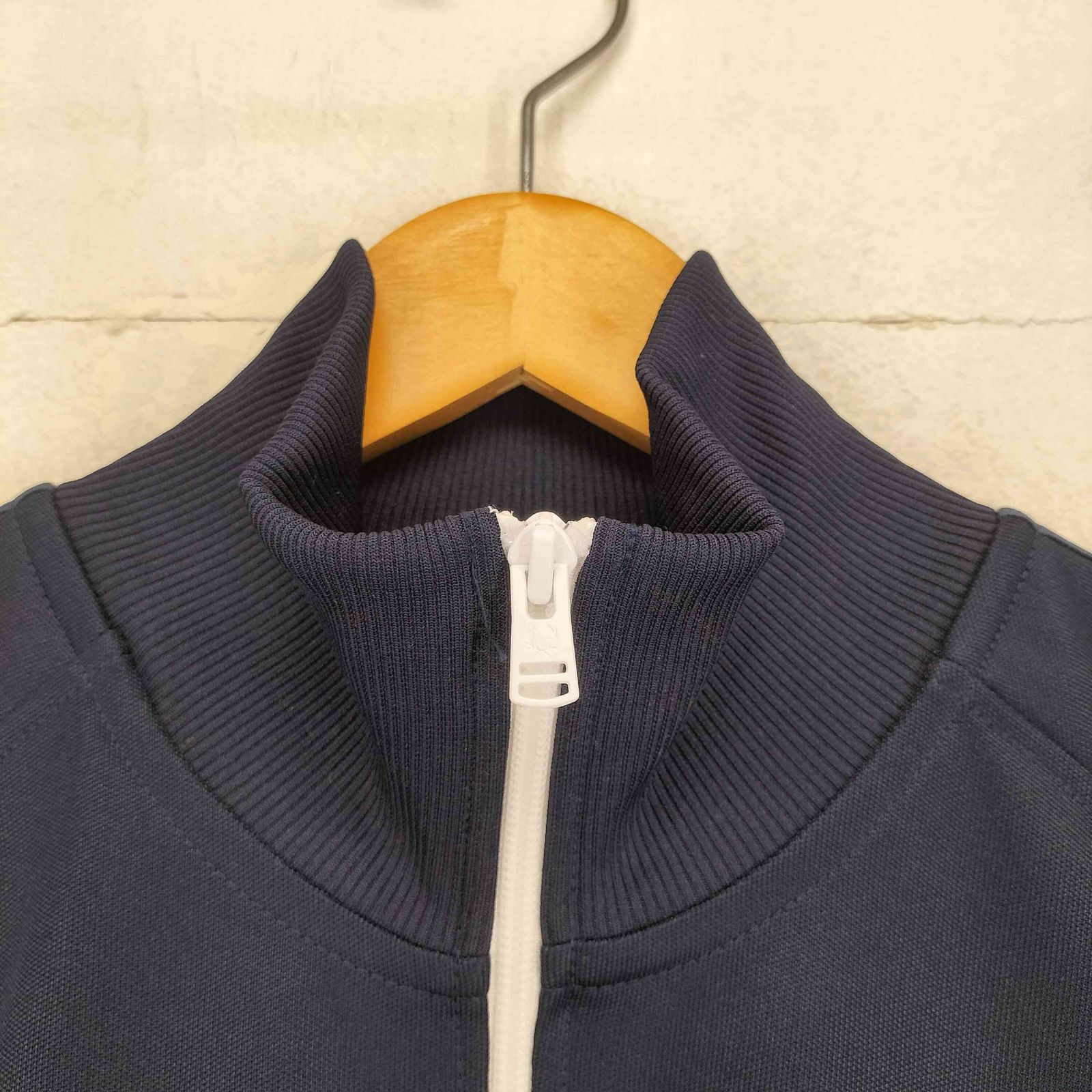 Fred Perry ジップアップ トラックジャケット　未使用 フレッドペリー FRED PERRY ロゴサイドライン ジップアップ
