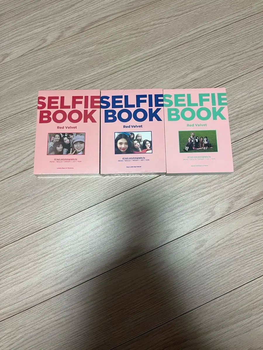 【雷市場（ポンジャン）商品韓国直送】 Red Velvet(レッドベルベット・レドベル) セルフィーブック まとめ売り