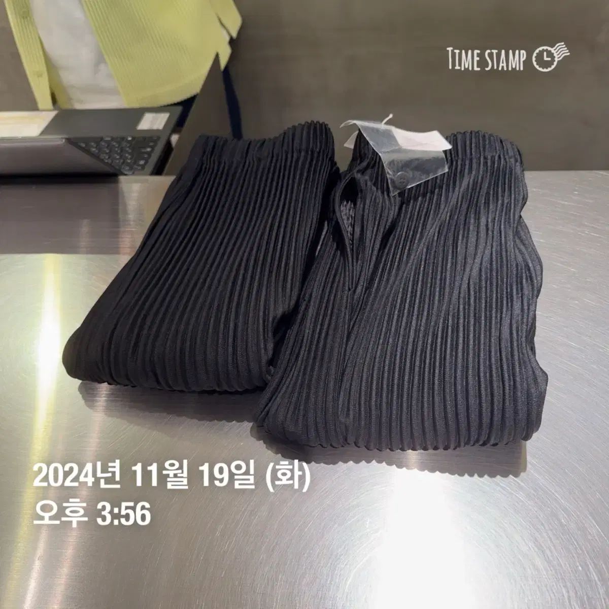 新品パンツHOMME PLISSE ISSEY MIYAKE JF119サイズ2 MONTHLY COLOR APRIL – ISSEY MIYAKE ONLINE STORE