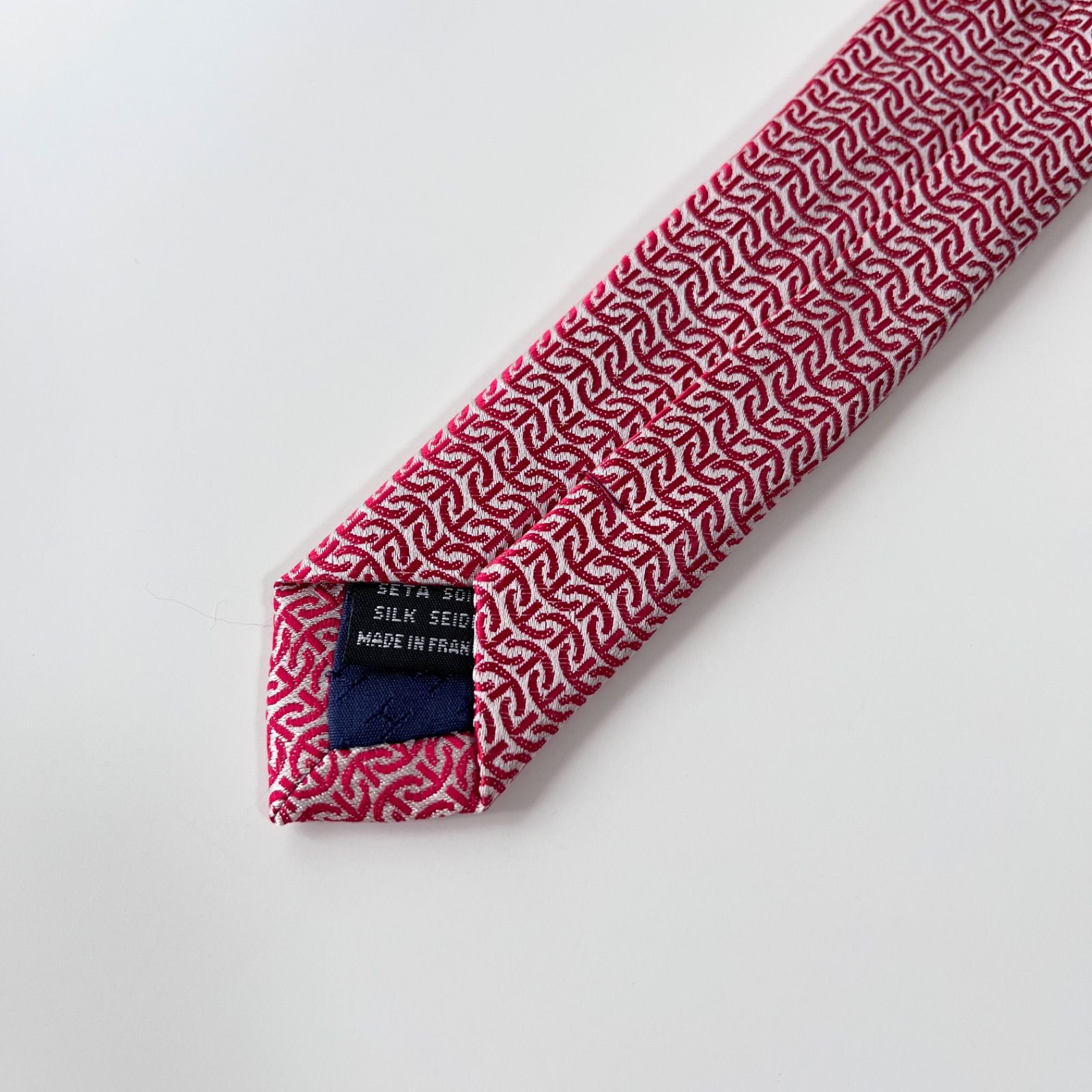 美品 HERMES エルメス ネクタイ シルク100% レッド系 総柄 254-395