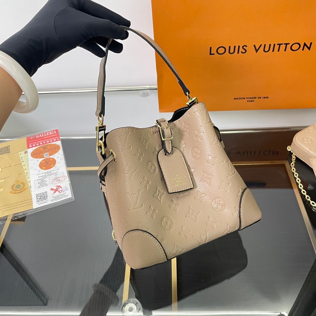 限界価格 LOUIS VUITTON ルイヴィトン ショルダーバッグ ハンドバッグ 財布 3点セットバッグ - メルカリ