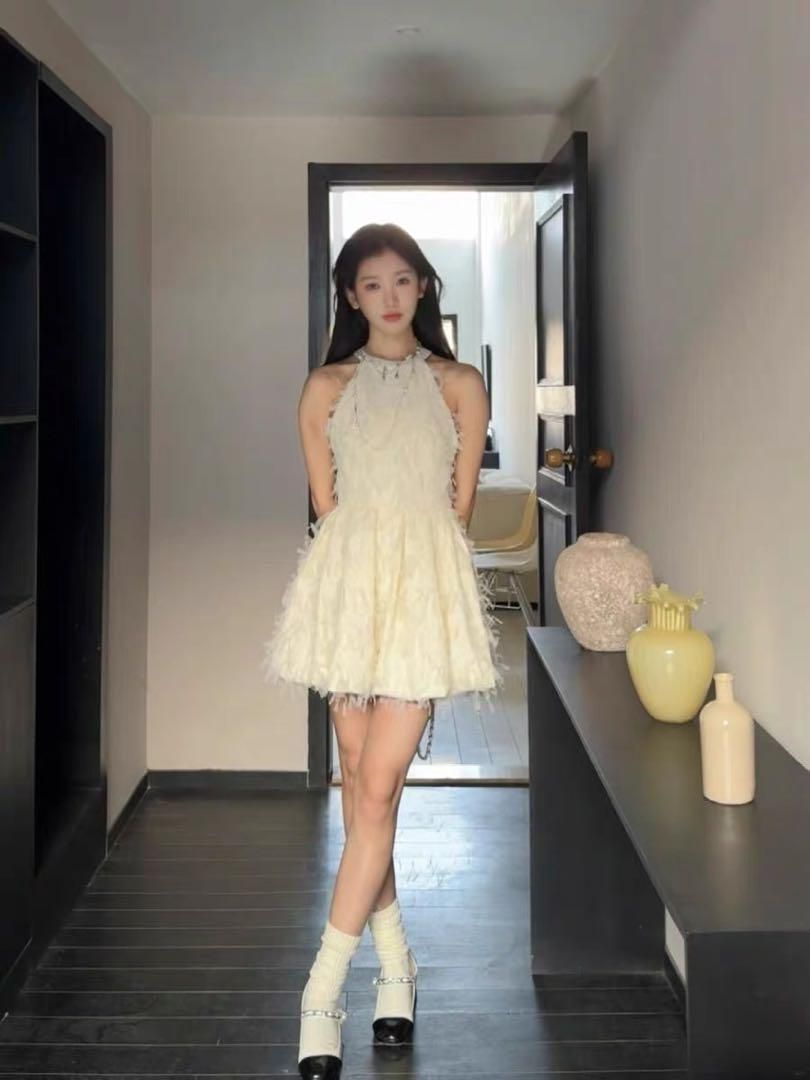 キュート?Aラインミニドレス 背中大きく開いたデザイン 結婚式