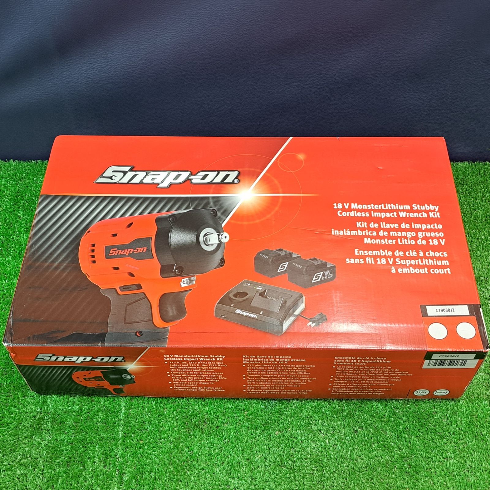 ☆スナップオン(Snap-on) 3/8 インパクトレンチ 18V 電池×2+充電器 