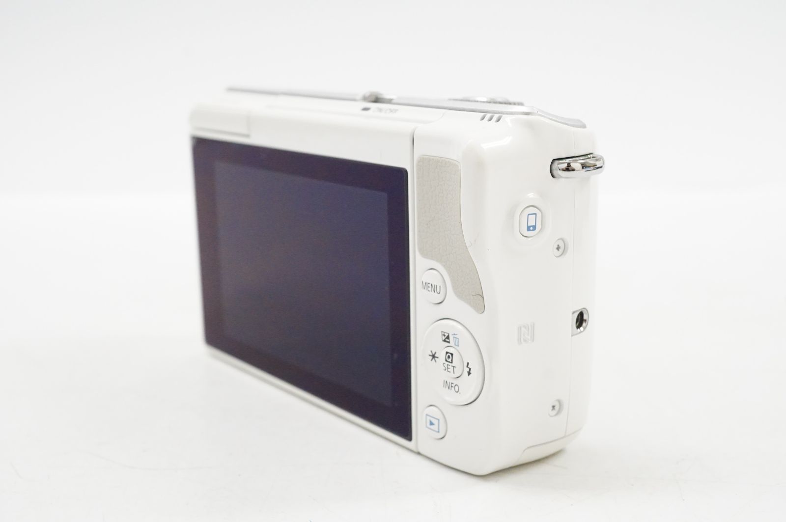 EOS M10