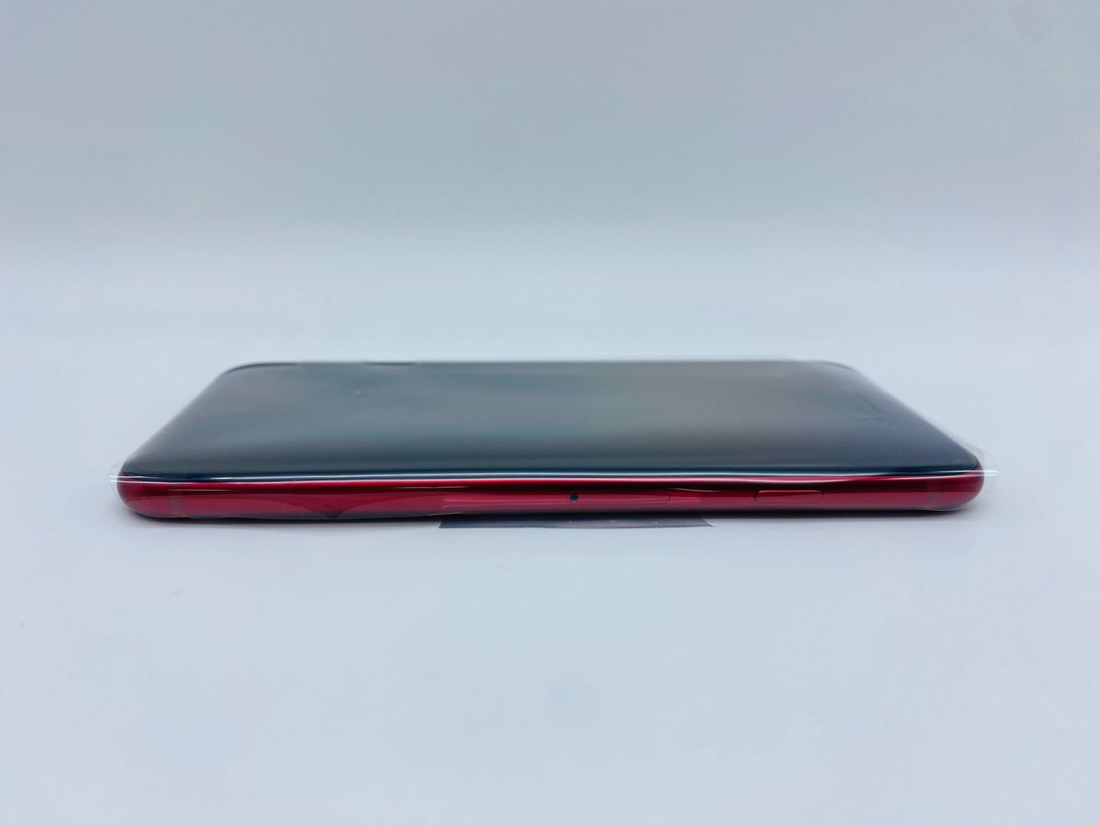 269★ほぼ新品★充電1回★iPhone SE3/海外版/純正バッテリー100% 252ほぼ新品☆充電1☆iPhoneSE3 限定保証付/純正バッテリー100