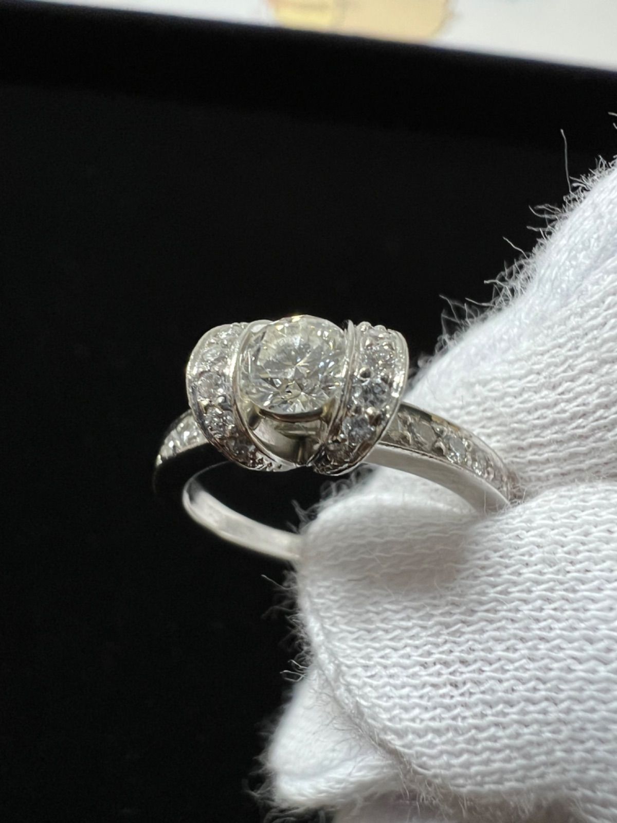 ティファニー リボン ソリティア 0.38ct VVS2/I/3EX 10号 Pt950 