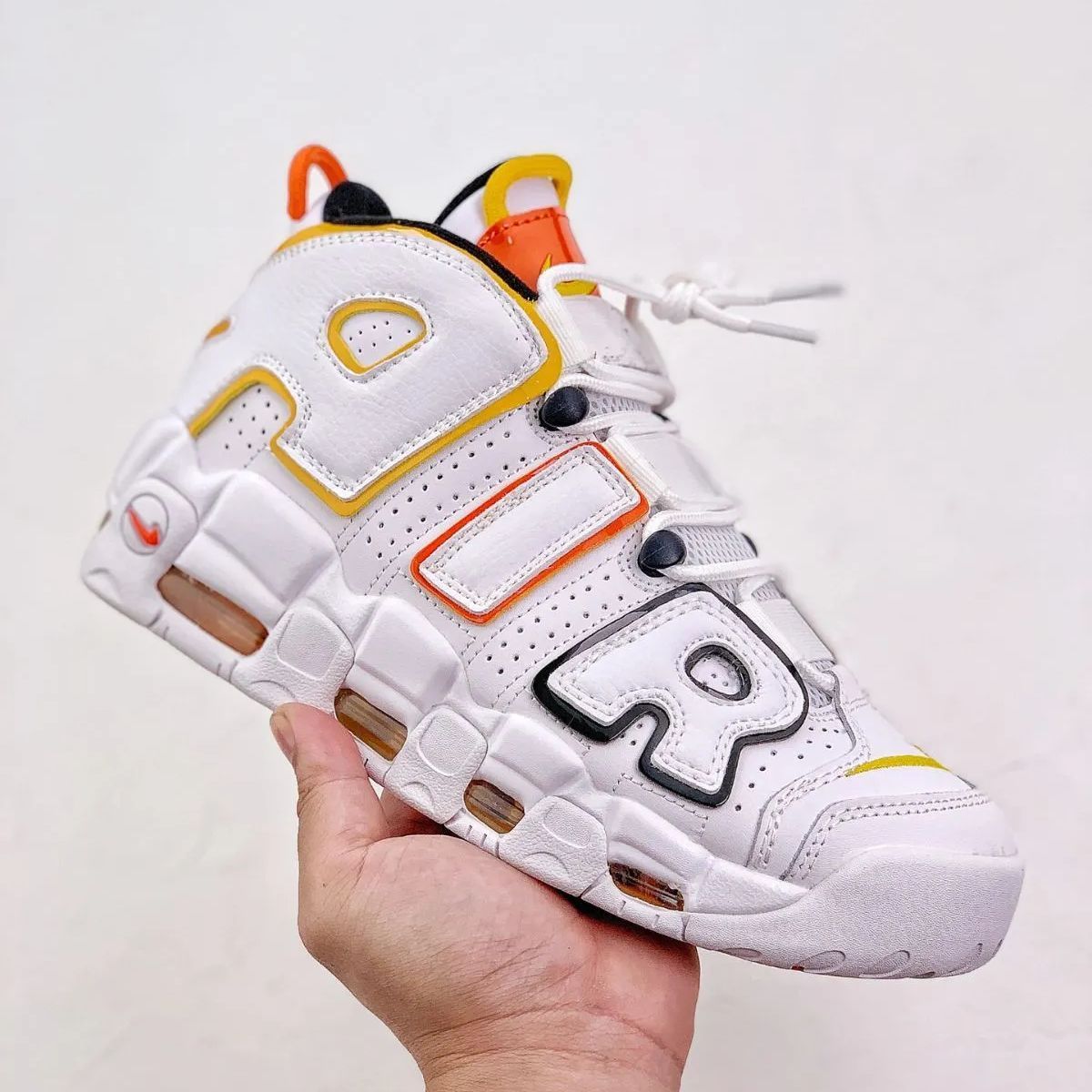 NIKE AIR MORE UPTEMPO 