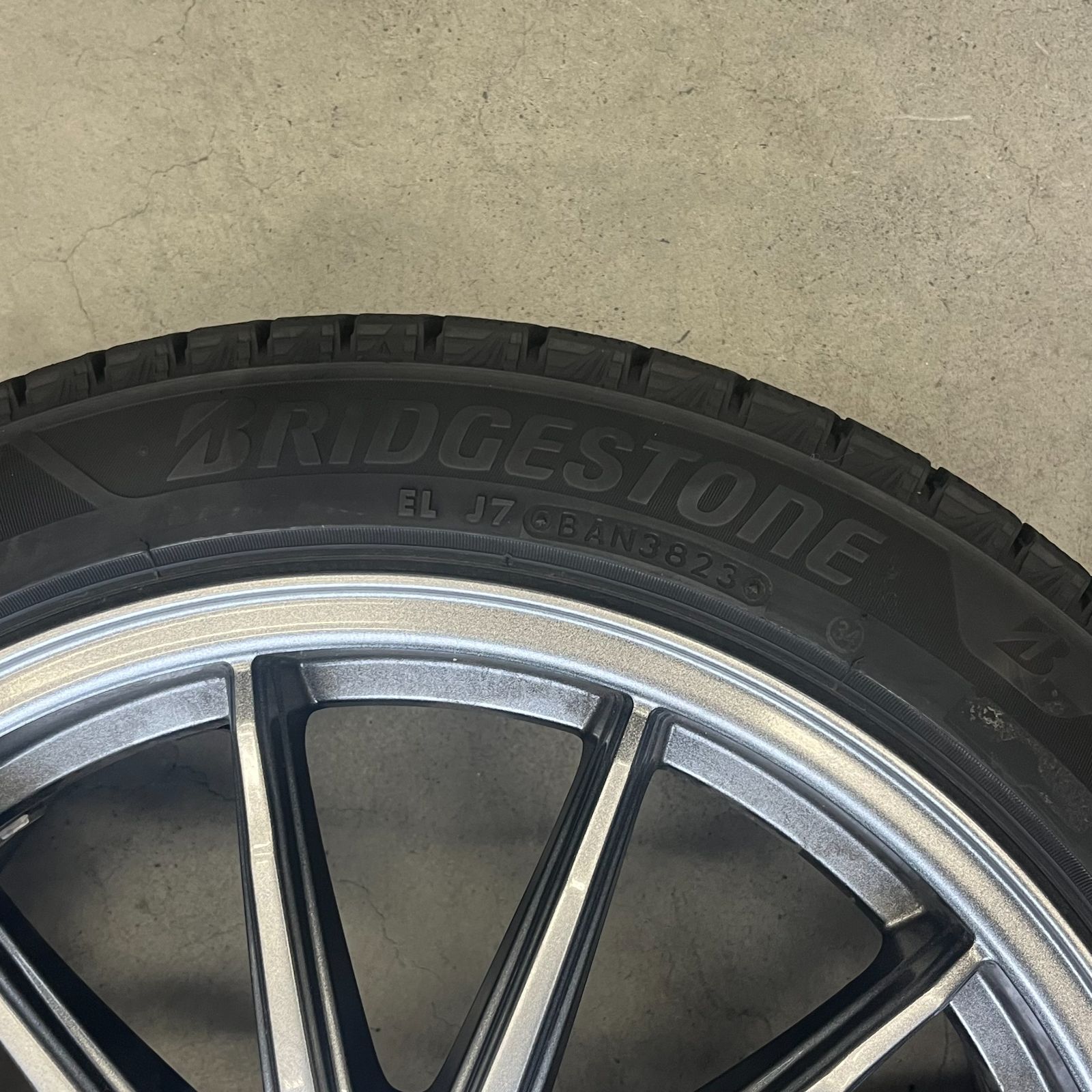 18インチ スタッドレスタイヤ