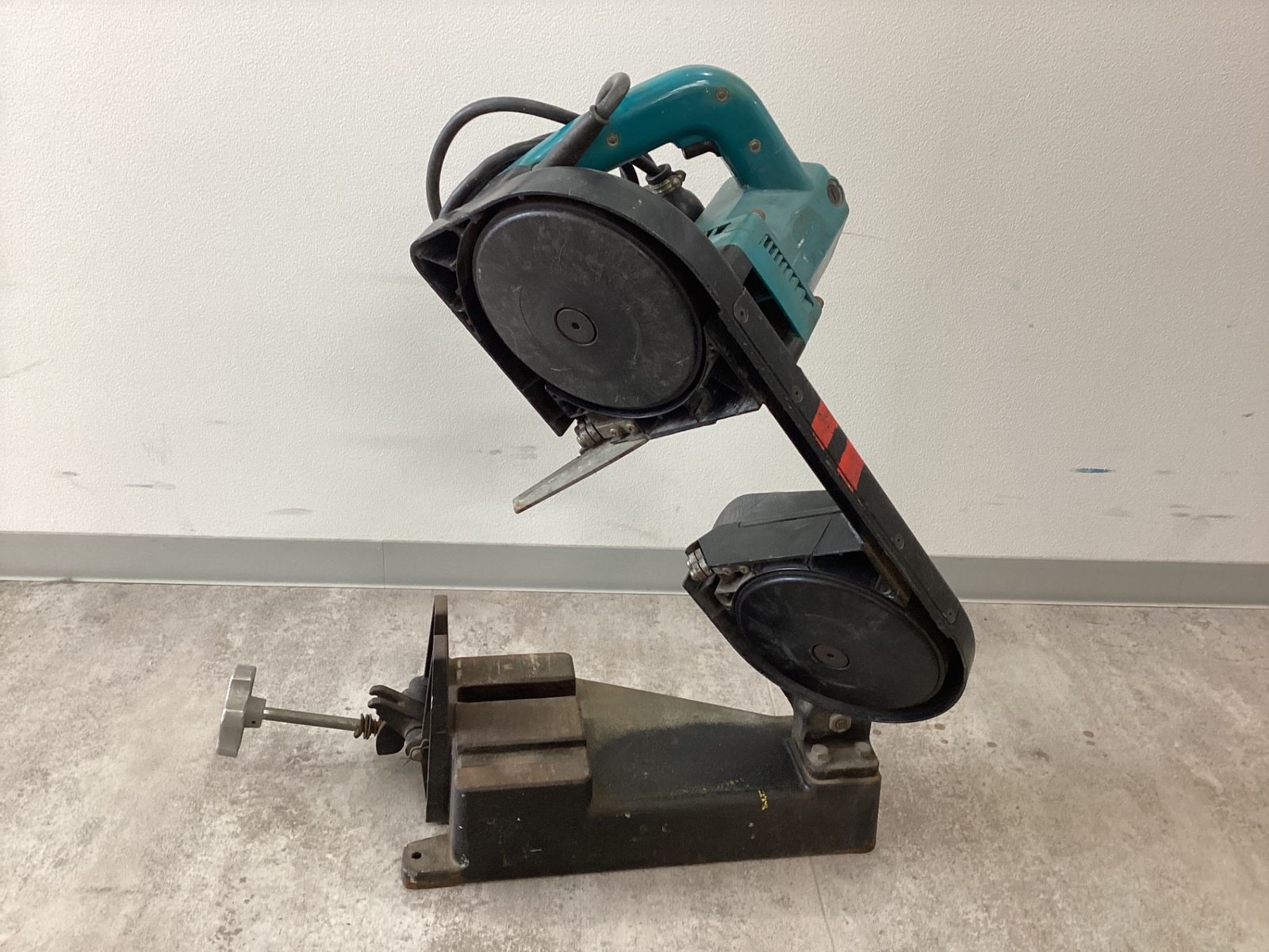 makita マキタ 2106 6型ポータブルバンドソー 本体のみ 丸材115mm,角材