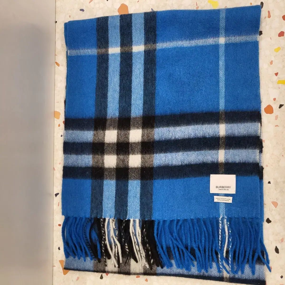 【美品】BURBERRY カシミヤ100% マフラー ヘリンボーン柄 BURBERRY(バーバリー) カシミヤ 100 % マフラー 美品】BURBERRY