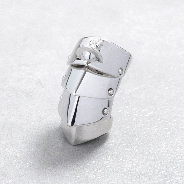 Vivienne Westwood 指輪 ARMOUR RING 64030003 - メルカリ