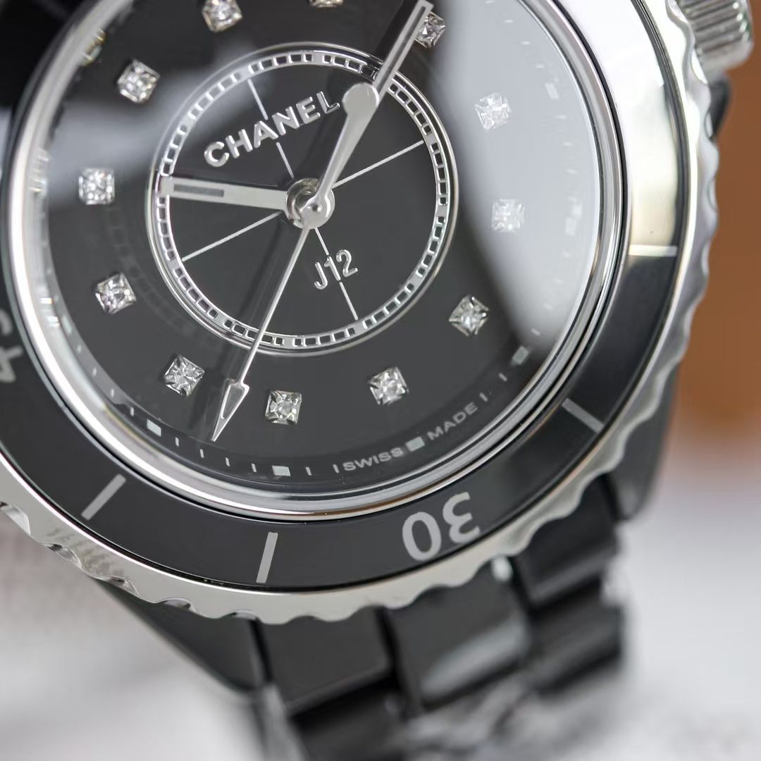 ご購入大歓迎です シャネルクロノグラフ 33mm ブラック 自動巻き
