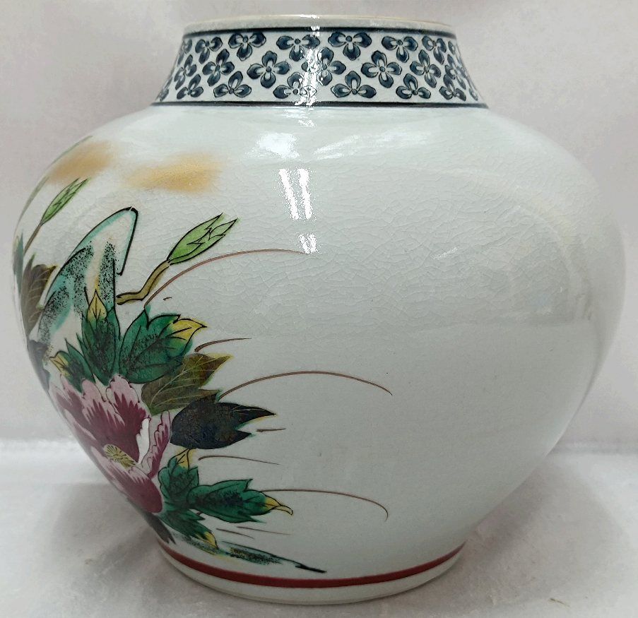 古い 九谷焼 陶光窯 牡丹花紋花瓶・花器・飾り壺 - メルカリ