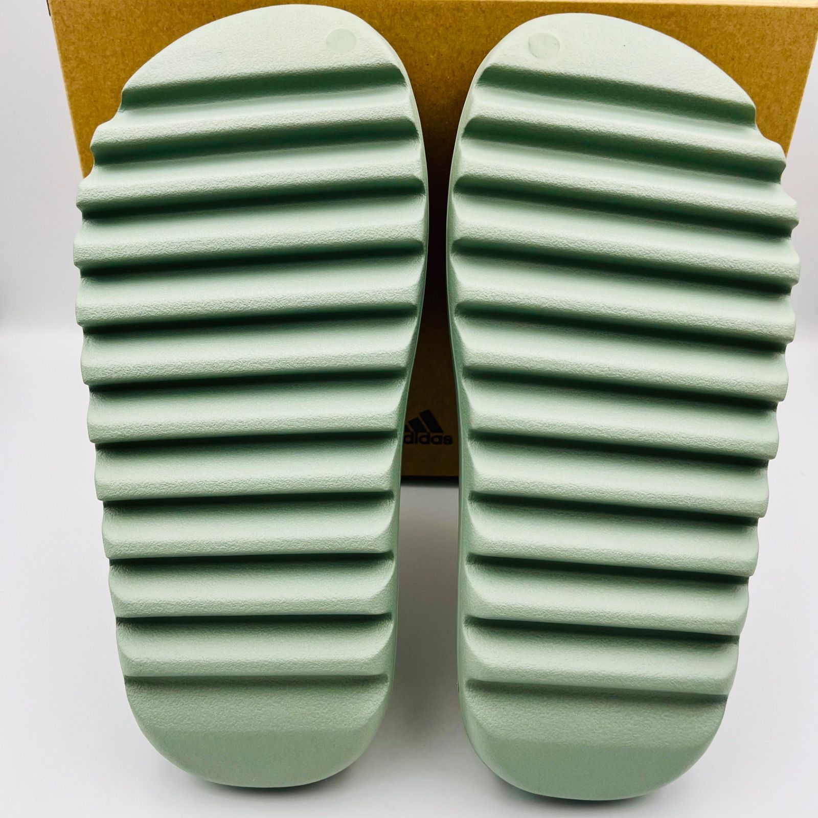 美品 adidas YEEZY Slide Salt 27.5㎝イージースライド 2024年 3/15 発売】adidas Originals YEEZY SLIDE “Salt