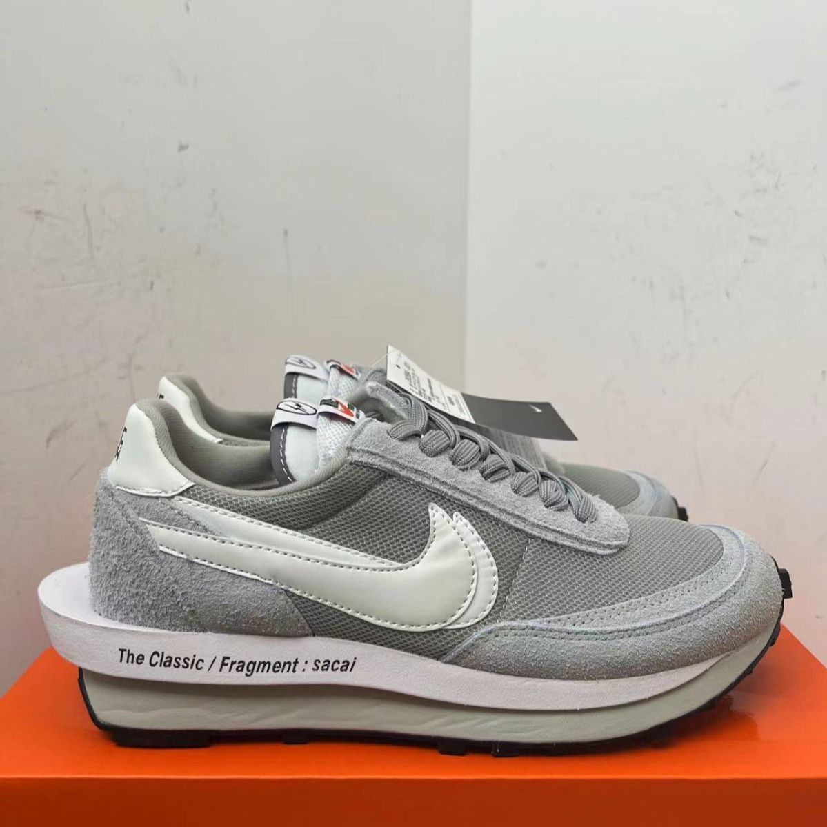 新品未使用ナイキ Sacai x Nike LDWaffle スニーカー