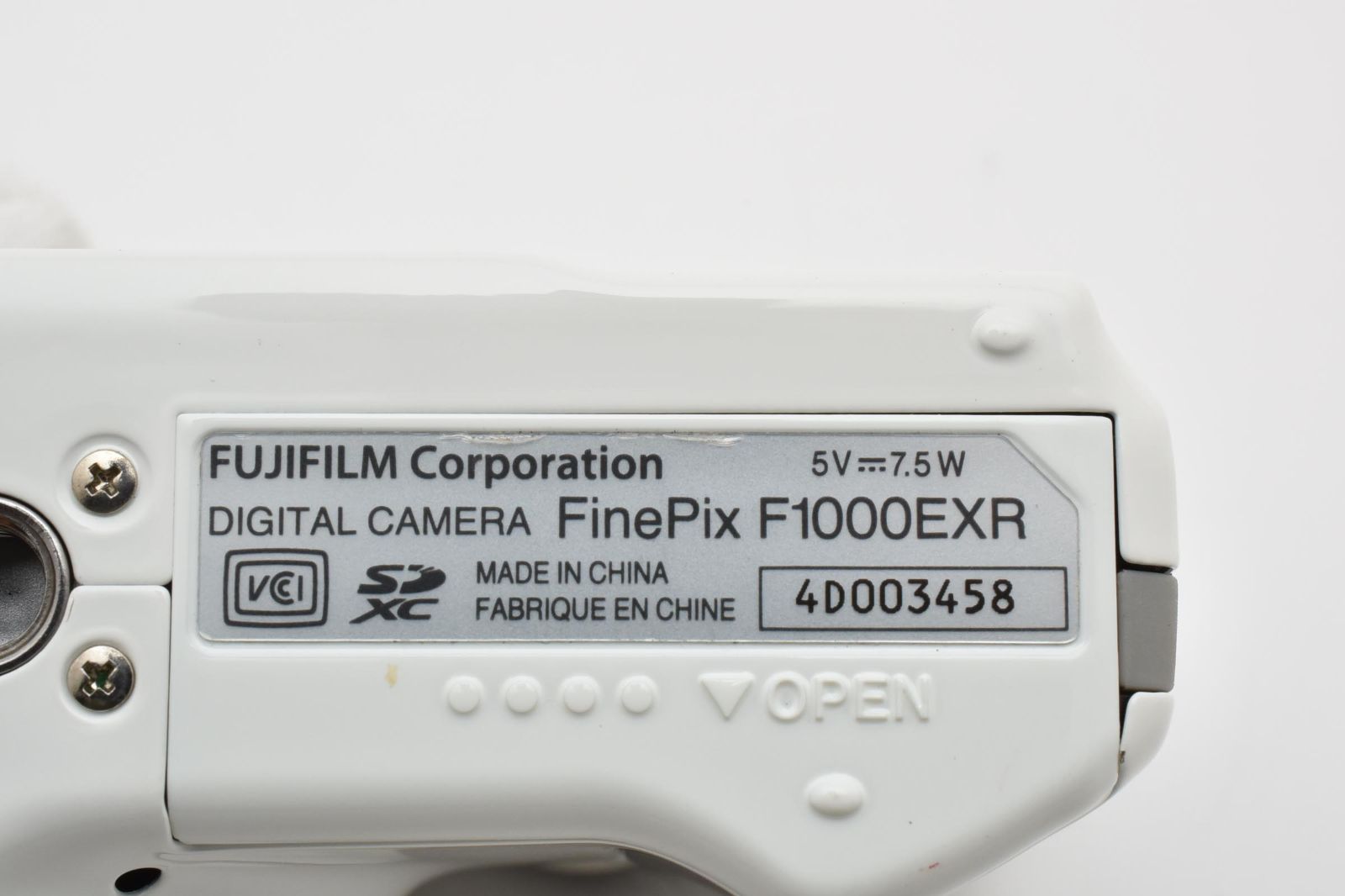 FUJIFILM F1000EXR ホワイト コンパクトデジタルカメラ Amazon.co.jp: FUJIFILM コンパクトデジタルカメラ F1000EXR ホワイト