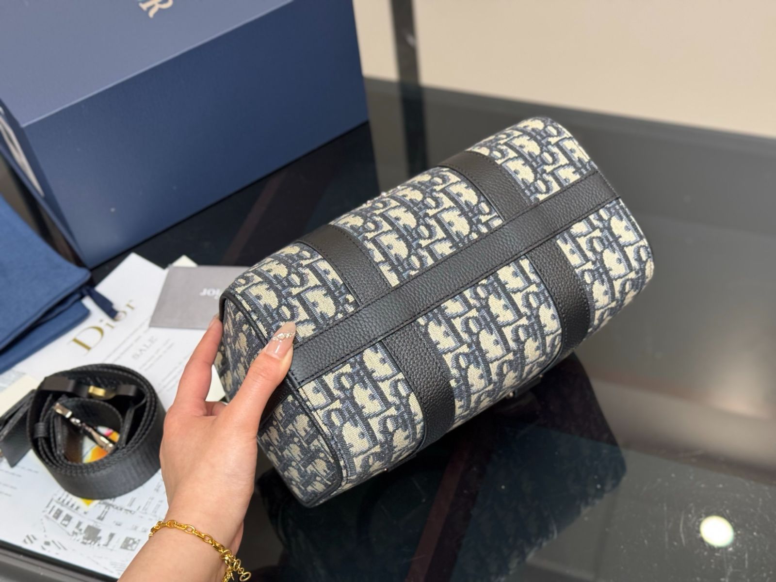 今日特価】DIOR Pillow Bag クラシックモノグラム - メルカリ