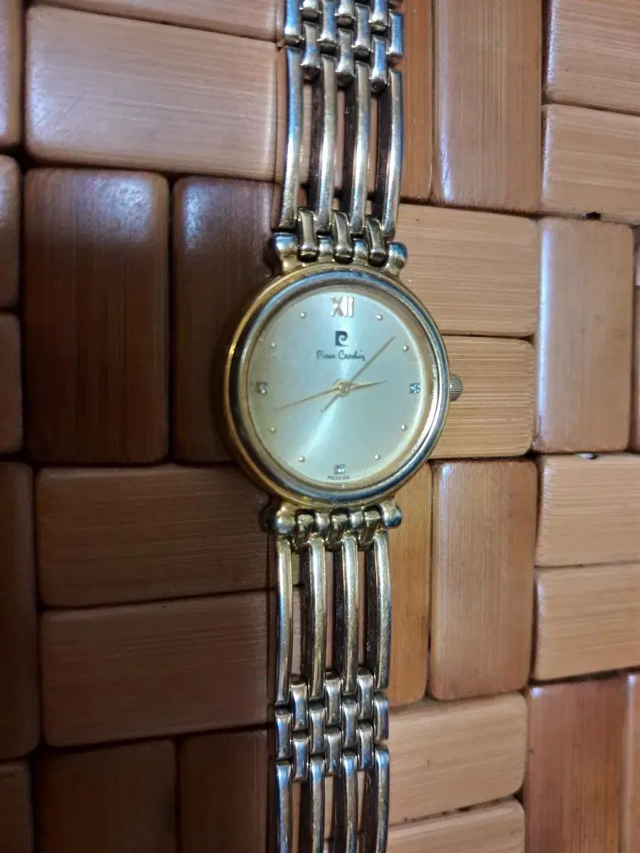 ピエール・カルダン 金 メタル 女性 時計 pierre cardin