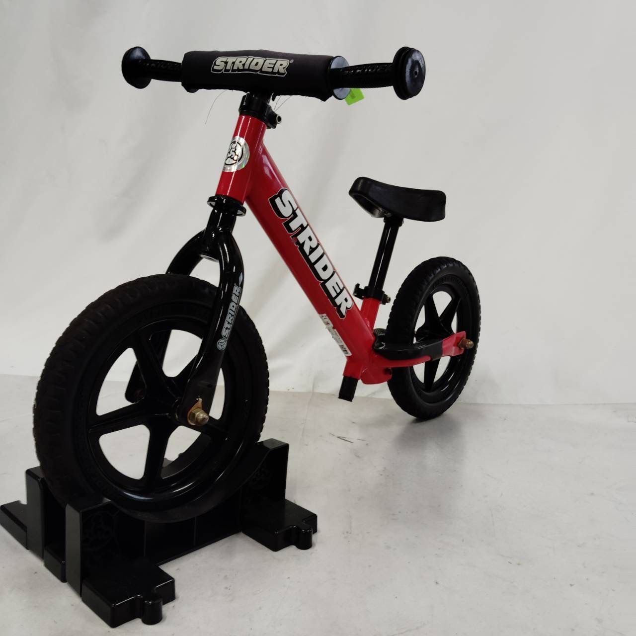 大人気カラー】STRIDER SPORT ストライダー スポーツ 12インチ