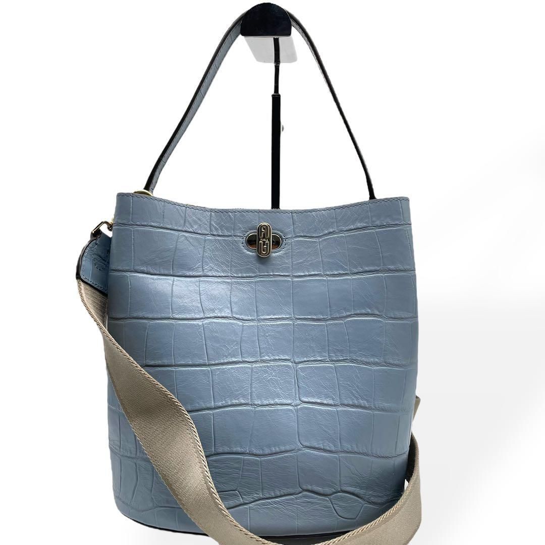 未使用級　FURLA フルラ　ダナエ レザー 2way バッグ ブルー　型押し 未使用級 FURLA フルラ ダナエ レザー 2way バッグ ブルー 型