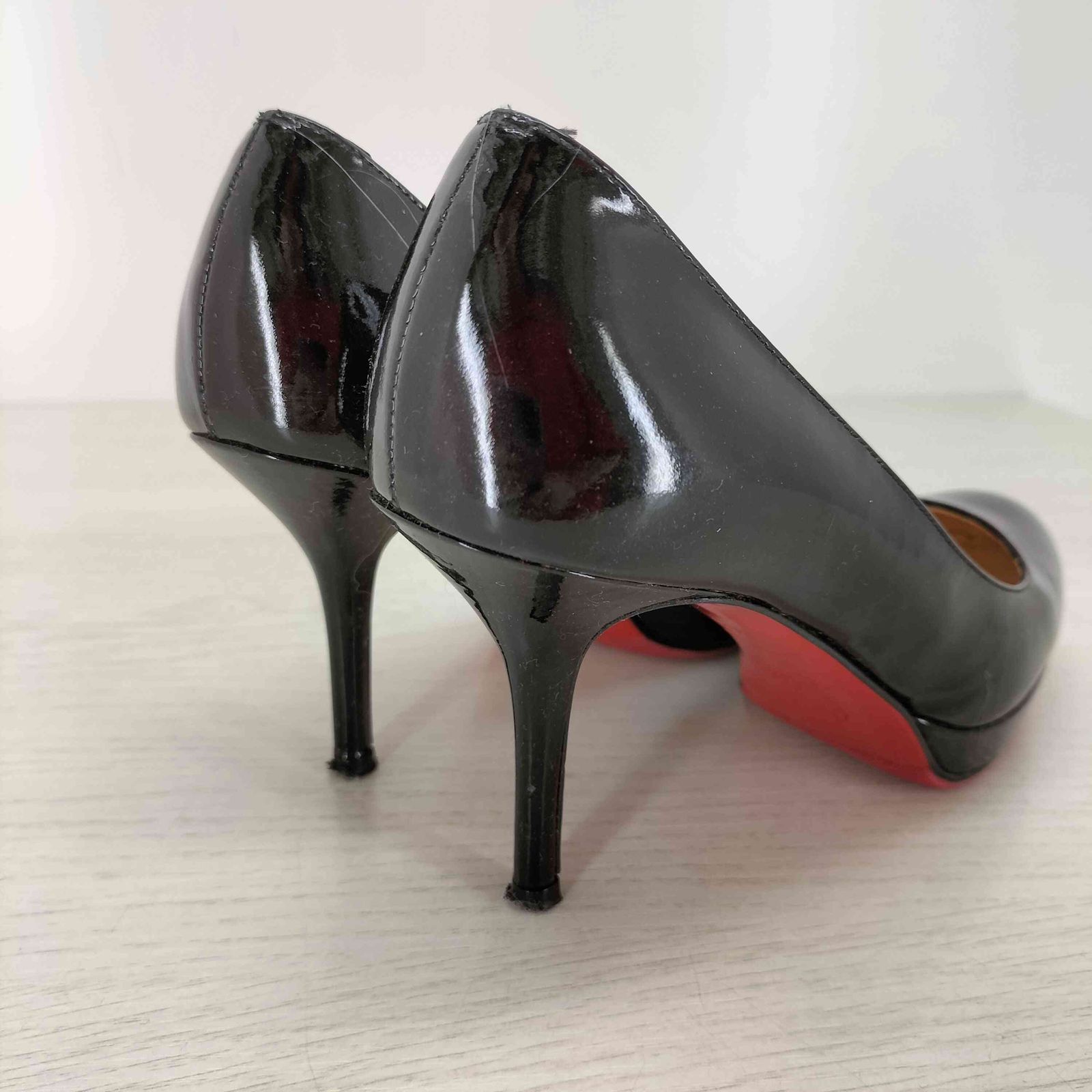クリスチャンルブタン CHRISTIAN LOUBOUTIN エナメルパンプス