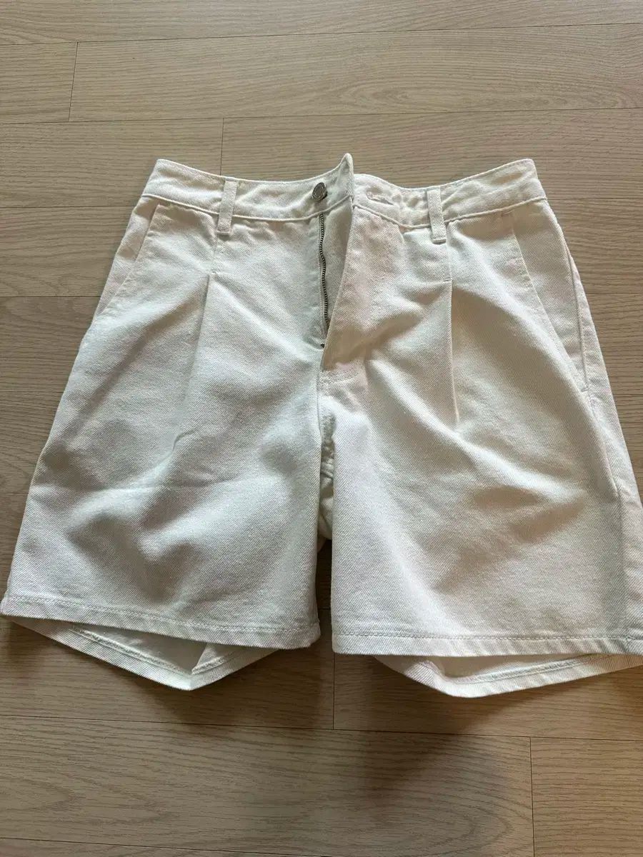 depound ディパウンド ピンタック デニム 半ズボン アイボリー