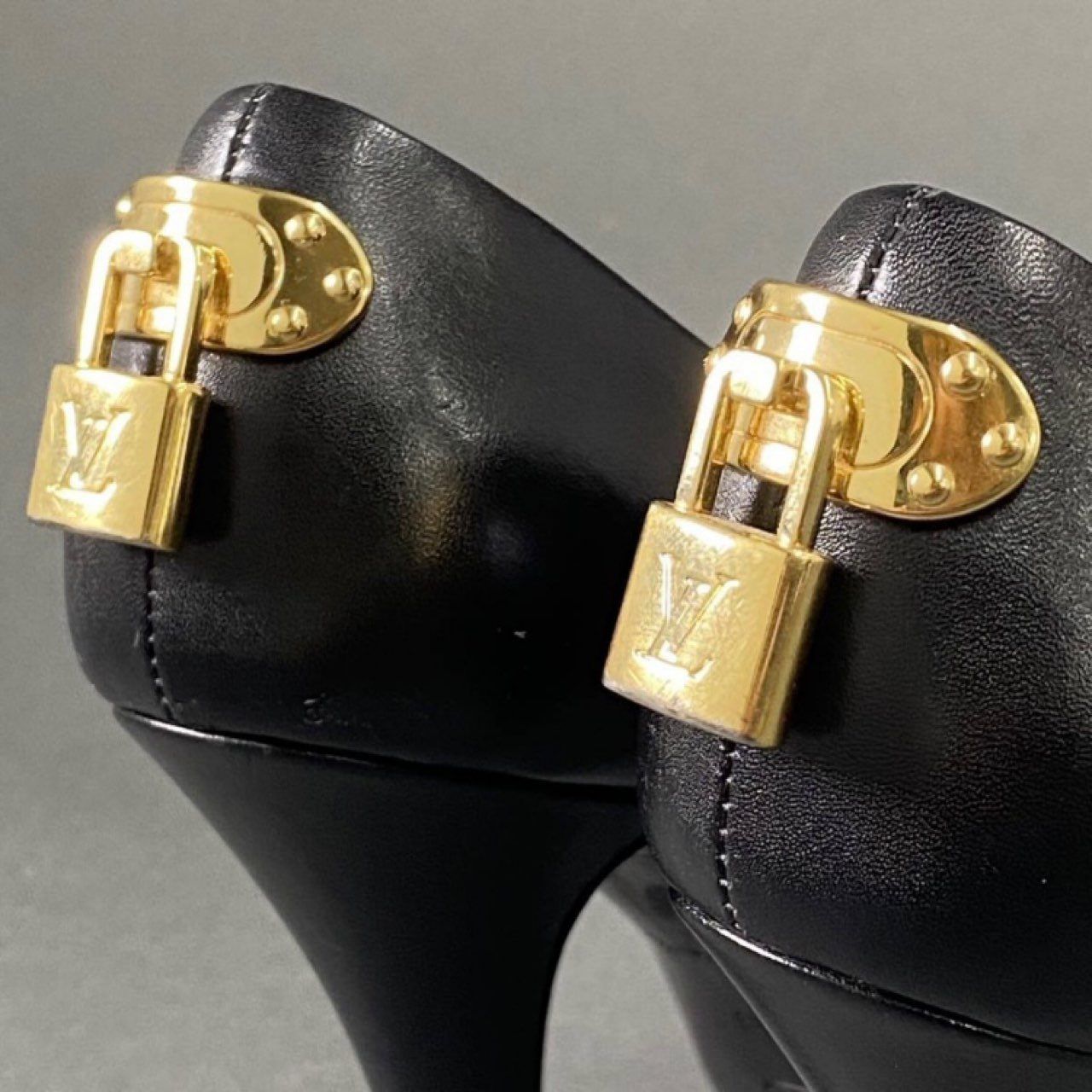 LOUIS VUITTON ルイヴィトン カデナ ヒールパンプス 35 1/2 LOUIS VUITTON ルイヴィトン カデナ ヒールパンプス 35 1/2