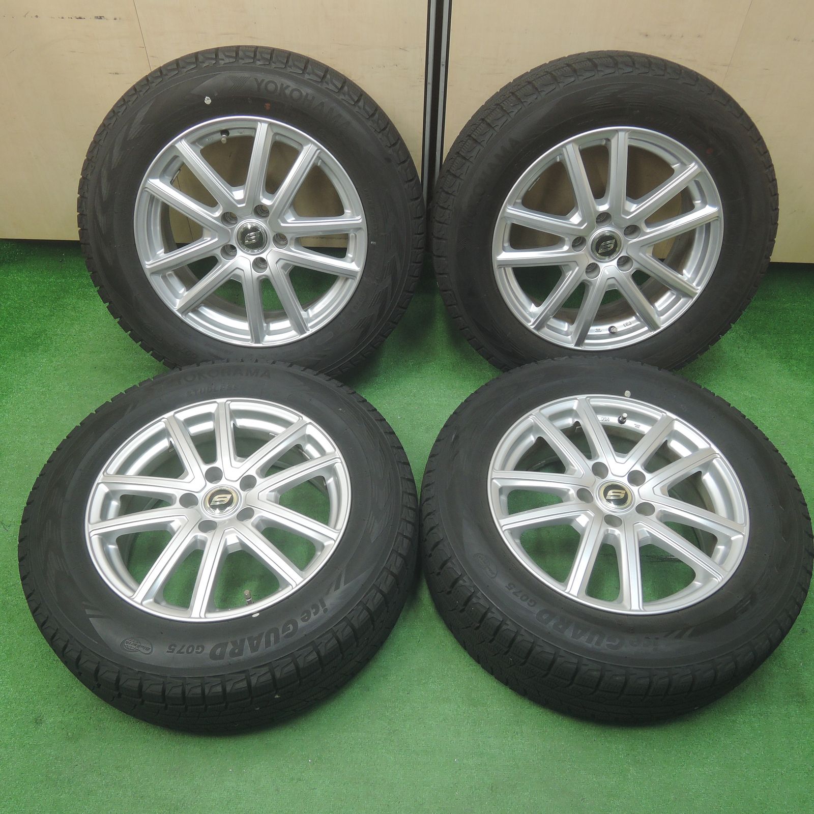送料無料*バリ溝！キレイ！9.5分以上☆スタッドレス 225/65R17 
