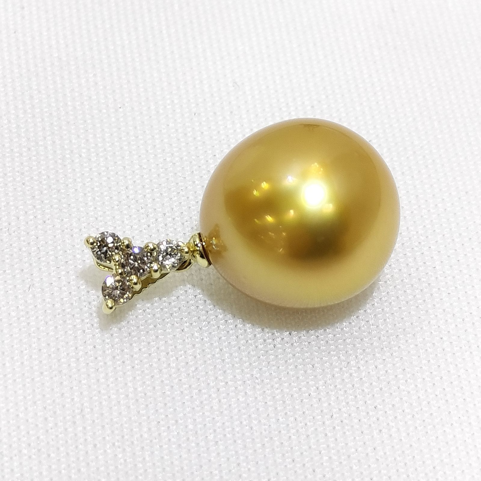 tn白蝶真珠ダイヤモンドペンダント K18 W15.2mm 0.08ct 12.0g