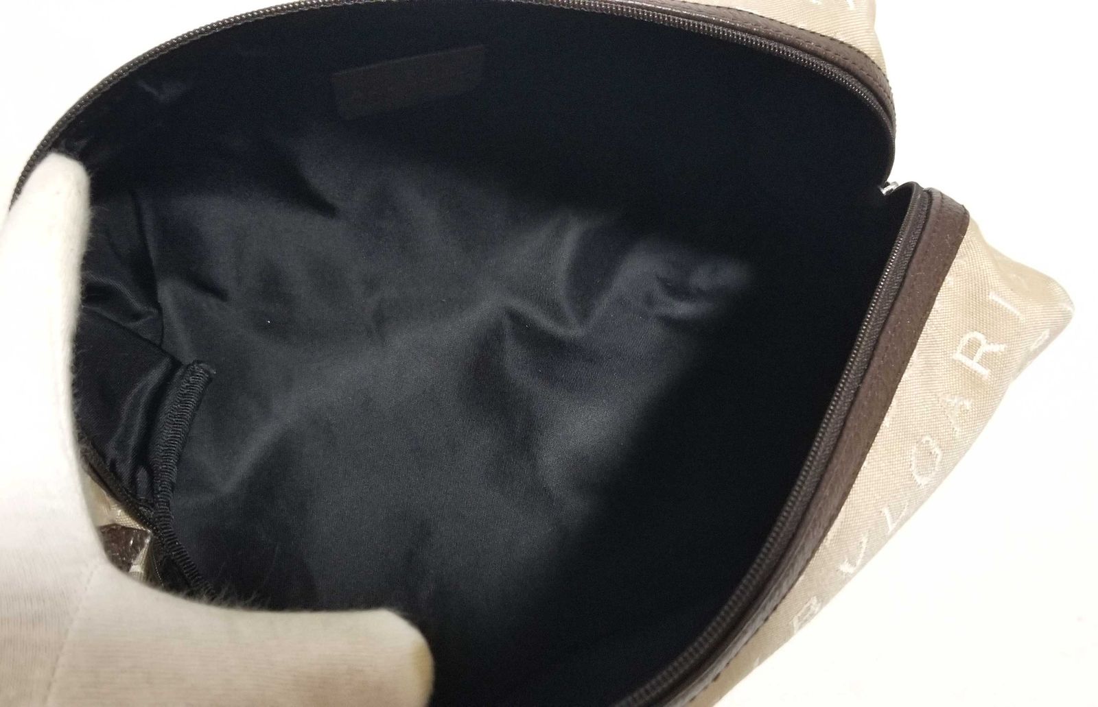 ブルガリ 大きめ 25cm ポーチ セカンドバッグ ロゴマニア ベージュ  