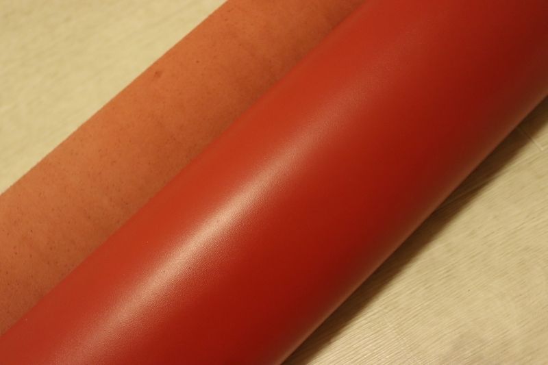 レッド 239ds クロム革 牛革 国産 レザー 顔料仕上げ はぎれ 一枚革 レザークラフト 革 皮 本革 diy 生地 材料