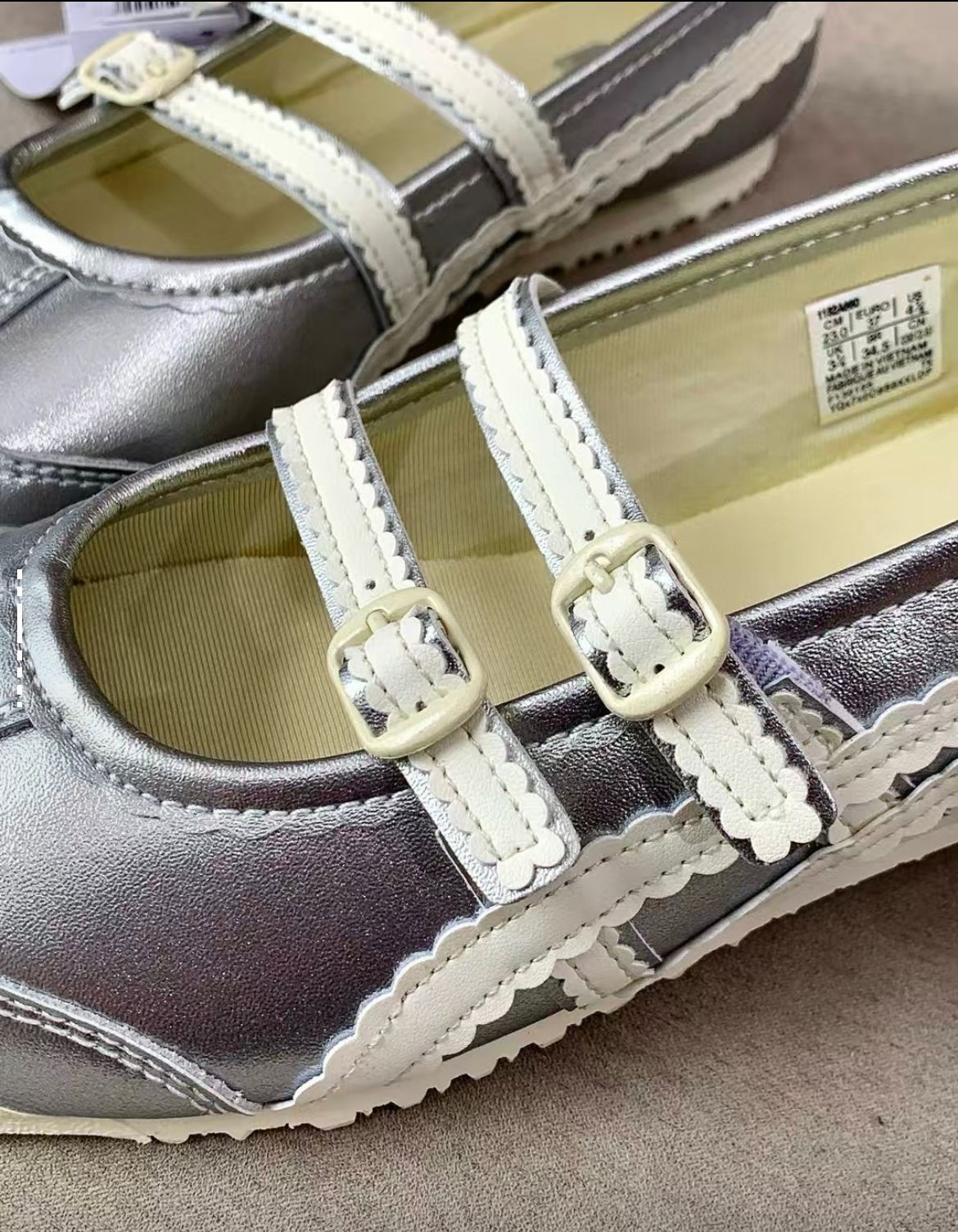 新品未使用 Onitsuka Tiger MEXICO 66 TGRS シルバー25ss 22