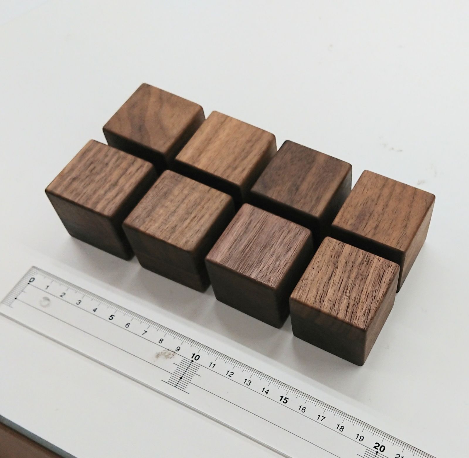 インシュレーター 木製 キューブ形 8個セット 無垢材 大サイズ