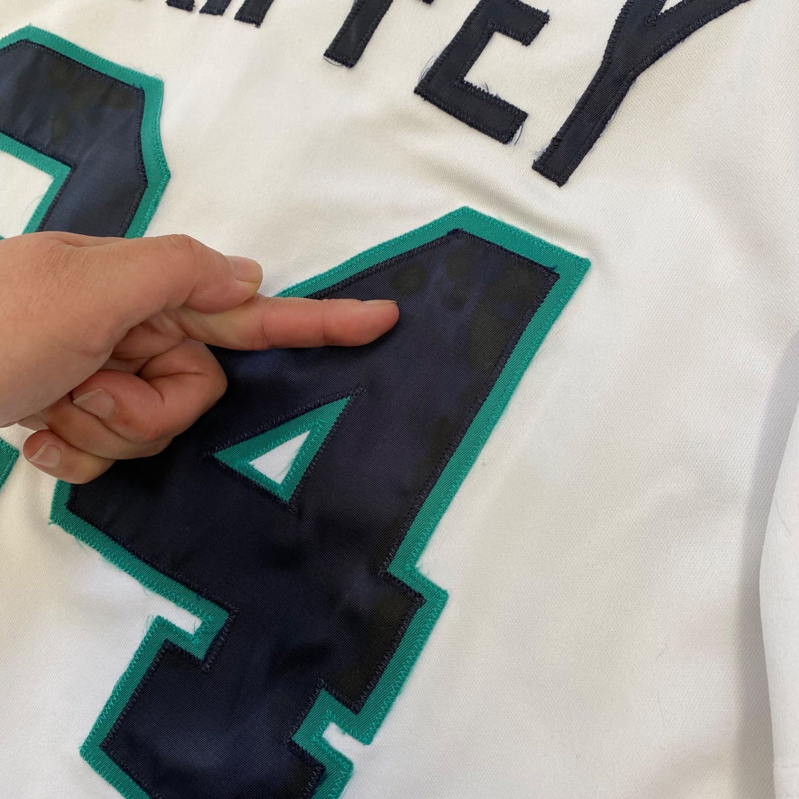 ２４