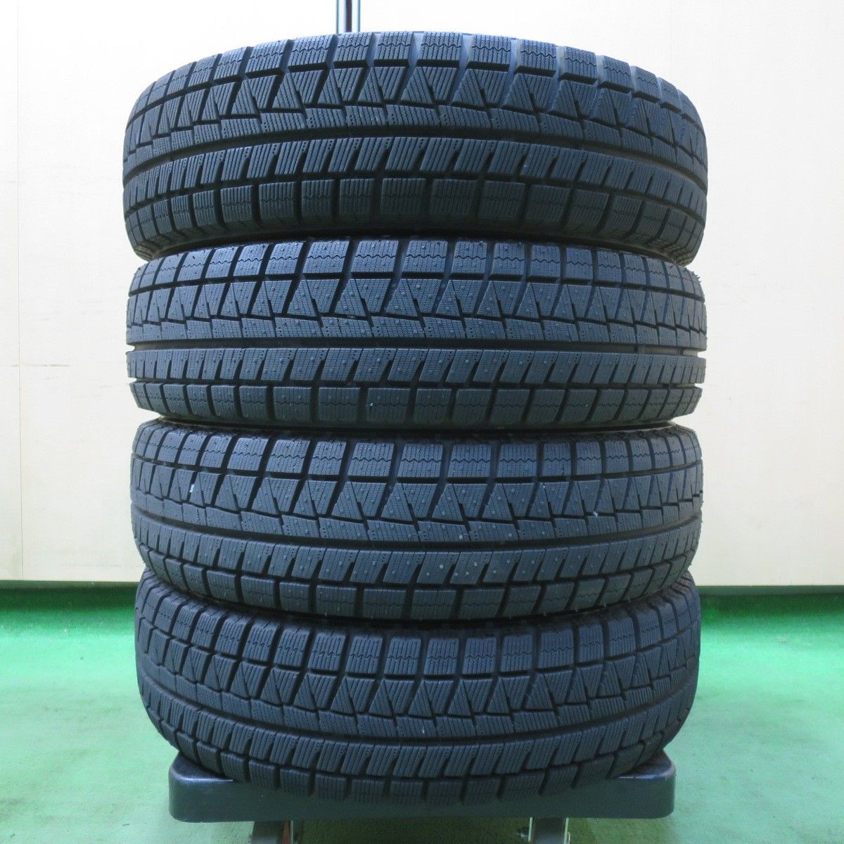 バリ溝 24年 ほぼ10分 スタッドレス 175|70R14 ブリヂストン アイスパートナー2 タイヤ 14インチ アクア フィット ヤリス シエンタ 等 5042308イスタ