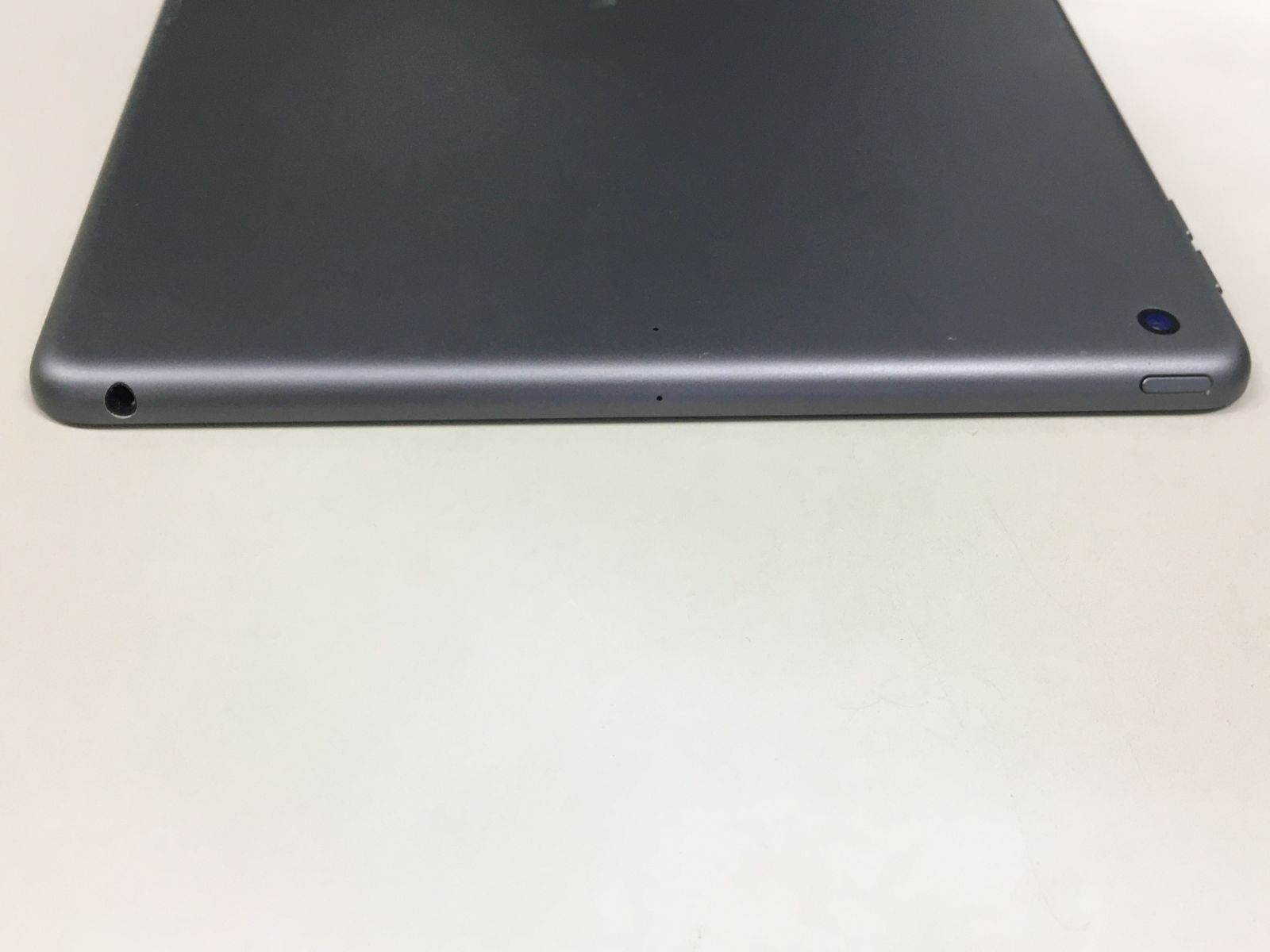 送料無料  apple iPad (第７世代) Wi-Fi  128GB スペースグレイ