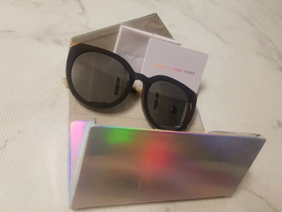 品質が完璧 正規品 メルカリ - サングラス VERO(ベディベロ) VEDI 小物