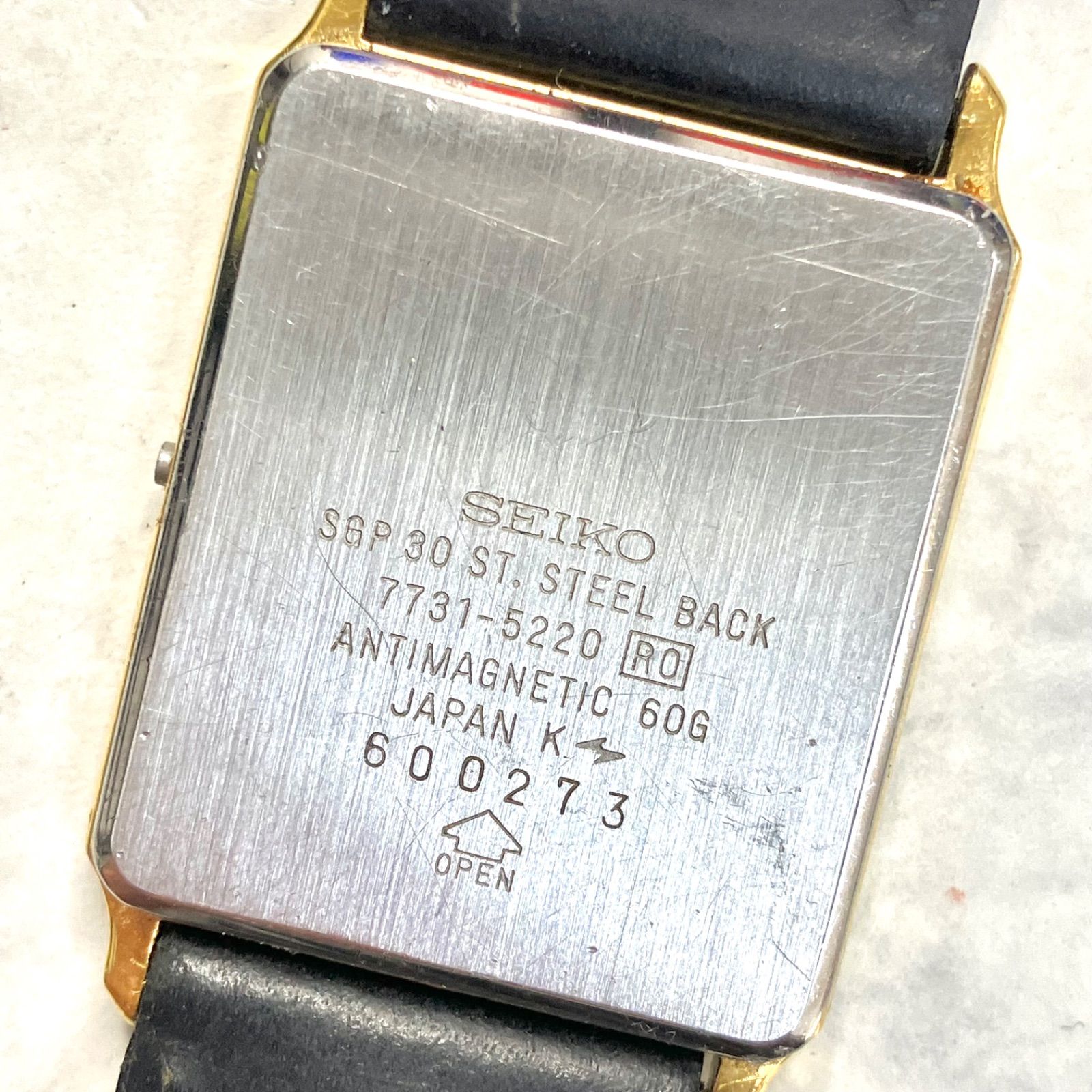 【稼働ジャンク品⭐️修理可能な方ぜひ】 SEIKO ドルチェ　 7731-5220     ANTIMAGNETIC 60G     薄型スクエアフェイス　 ブラック　 クオーツメンズウォッチ　 1987年製 （AYA）