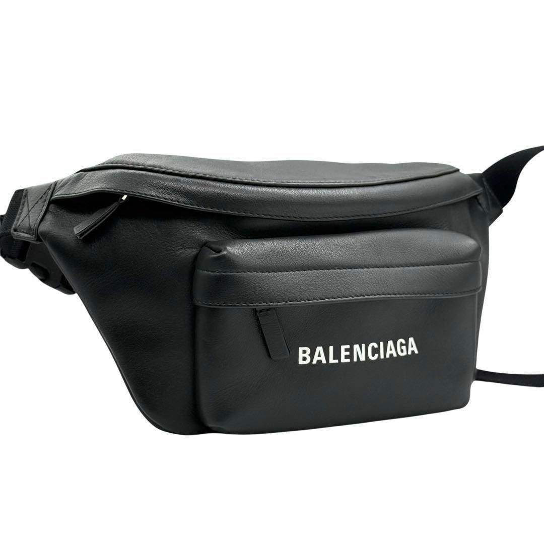 使用わずか　バレンシアガ　ボディバッグ　ベルトバッグ　エブリデイ　黒　4220 使用わずか バレンシアガ ボディバッグ ベルトバッグ エブリデイ 黒