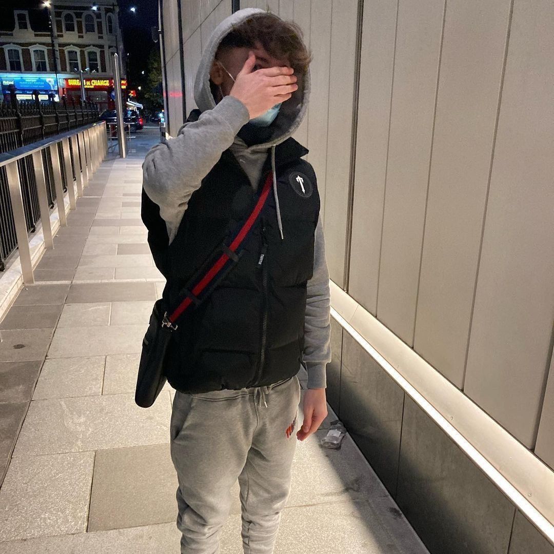TRAPSTAR ブラックダウンベスト