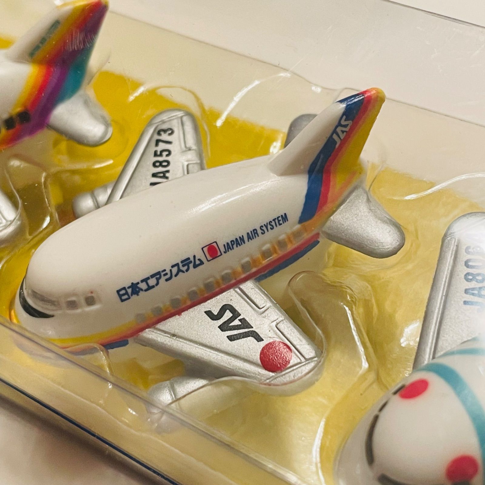JAS(JD) 日本エアシステム 飛行機マグネット3個 - メルカリ