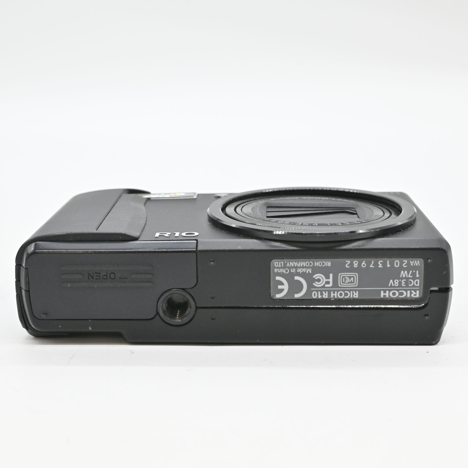 難有品】RICOH デジタルカメラ R10 ブラック R10BK - メルカリ